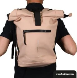 VanEnkhuizen Rolltop Rugzak Met Laptopvak 15,6 Inch - 20 Liter - Waterafstotend En Thermo Materiaal - Roze 14 VanEnkhuizen Rolltop Rugzak Met Laptopvak 15,6 Inch - 20 Liter - Waterafstotend En Thermo Materiaal - Roze -Reisopslag Winkel 1187x1200 3