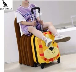 San Vitale® - Lichtgewicht Reis Koffer - Trolley - Handbagage - Leeuw - Geel -Reisopslag Winkel 1200x1132 2