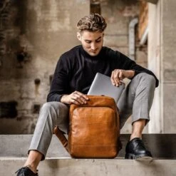 Chesterfield - 15,4 Inch Laptop Rugzak - Mack - Cognac -Reisopslag Winkel 1200x1200 1045