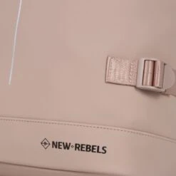 New Rebels® William - Rugtas - Roze - Waterafstotend - Roll-top - 15.615141312108 - 16L - 29x13x45cm - Rugzak / Backpack -Reisopslag Winkel 1200x1200 1052