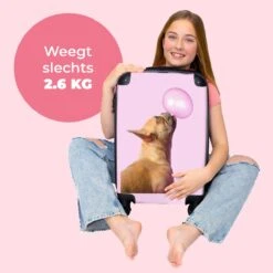 NoBoringSuitcases.com® Kinderkoffer - Hond - Dieren - Kauwgom - Roze - Kinderen - Trolley Kinderen - Past Binnen 55x40x20 Cm En 55x35x25 Cm - Reiskoffer Met Wielen - Koffertje -Reisopslag Winkel 1200x1200 393
