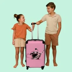 NoBoringSuitcases.com® Koffer Groot - Slak - Roze - Meisjes - Racen - Trolley Koffer Met TSA-slot - Met Wielen - 90 Liter - Reiskoffer - 66 Cm -Reisopslag Winkel 1200x1200 673