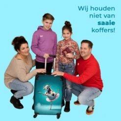 NoBoringSuitcases.com® Koffer Groot - Koe - Ballet - Portret - Blauw - Dieren - Trolley Koffer Met TSA-slot - Met Wielen - 90 Liter - Reiskoffer - 66 Cm -Reisopslag Winkel 1200x1200 678