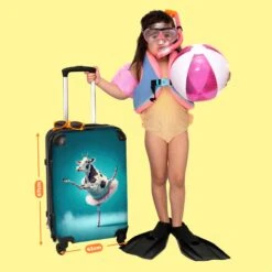 NoBoringSuitcases.com® Koffer Groot - Koe - Ballet - Portret - Blauw - Dieren - Trolley Koffer Met TSA-slot - Met Wielen - 90 Liter - Reiskoffer - 66 Cm -Reisopslag Winkel 1200x1200 679