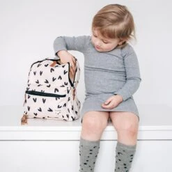 Kidzroom Lucky Me - Rugzak - 2 T/m 6 Jaar - Wit - Hartjes -Reisopslag Winkel 1200x1200 944