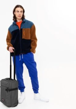 Eastpak TRANVERZ XXS Reiskoffer, Handbagage (45 X 32 X 20 Cm) - Black Denim 15 Eastpak TRANVERZ XXS Reiskoffer, Handbagage (45 X 32 X 20 Cm) - Black Denim -Reisopslag Winkel 830x1200 2